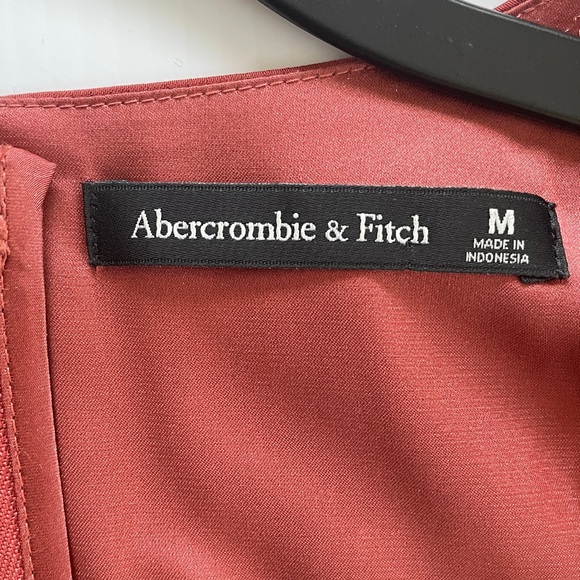 Abercrombie & Fitch Angel Sleeve Satin Wide Leg Jumpsuit Rose Medium - Picture 3 of 7